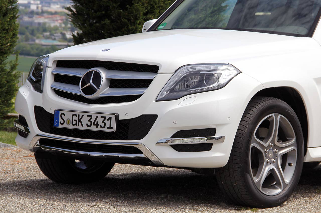 2013 Mercedes-Benz GLK front detail