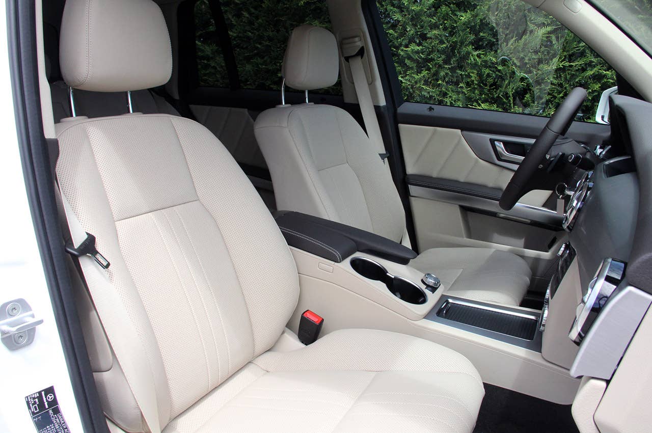 2013 Mercedes-Benz GLK front seats