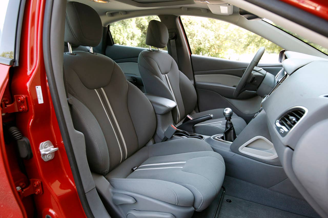 2013 Dodge Dart front seats