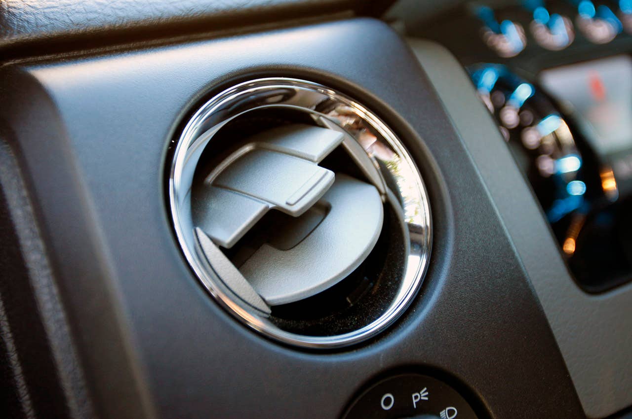 2011 Ford F-150 4x4 SuperCrew dash vent
