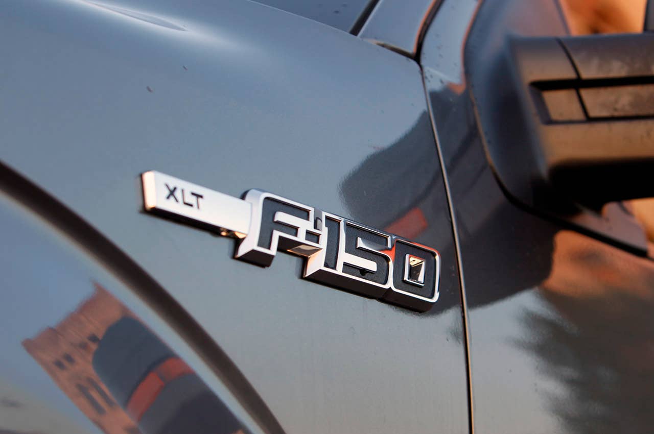 2011 Ford F-150 4x4 SuperCrew badge