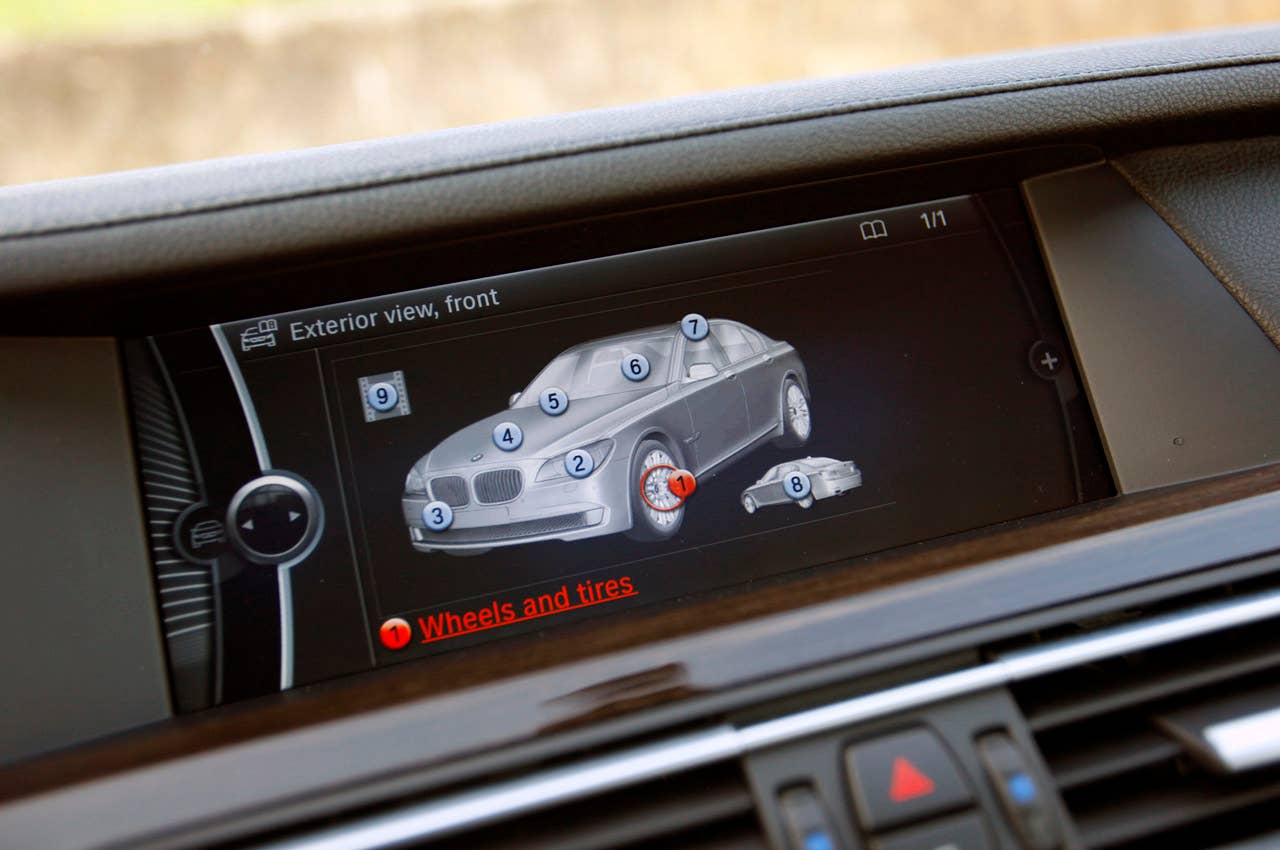 2011 BMW 740Li vehicle information display