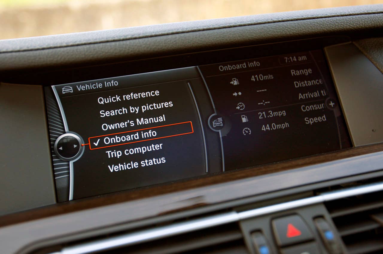 2011 BMW 740Li onboard vehicle information display