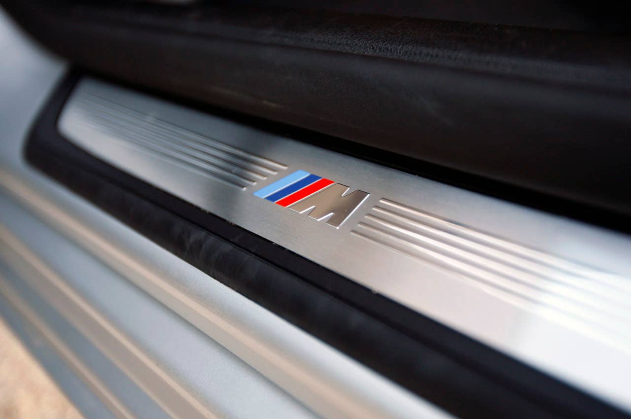 2011 BMW 740Li sill plate