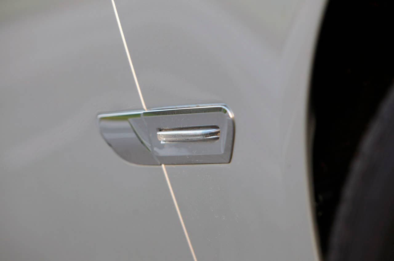 2011 BMW 740Li side marker