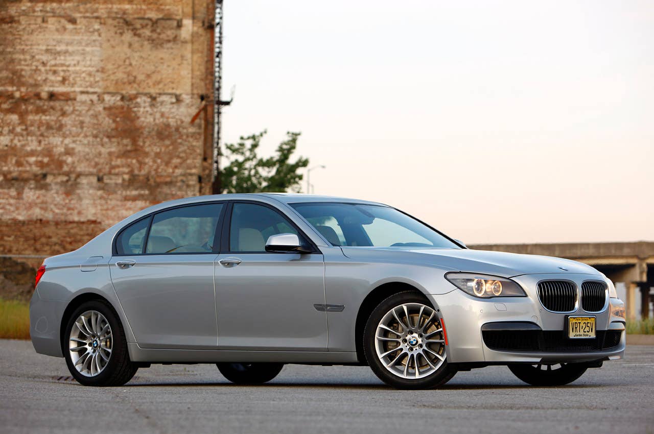 2011 BMW 740Li front 3/4 view