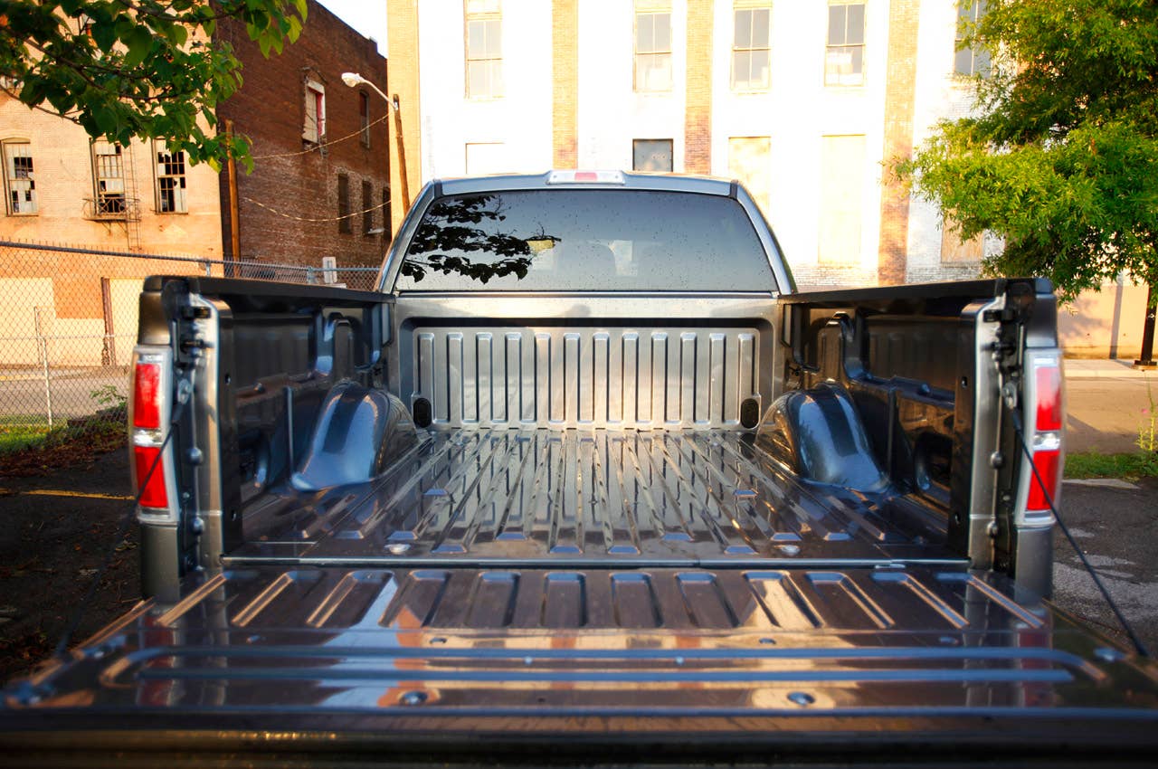 2011 Ford F-150 4x4 SuperCrew bed