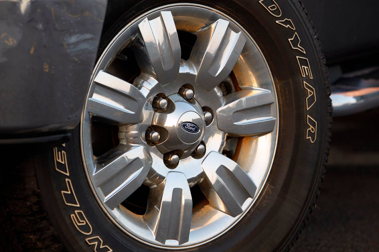 2011 Ford F-150 4x4 SuperCrew wheel