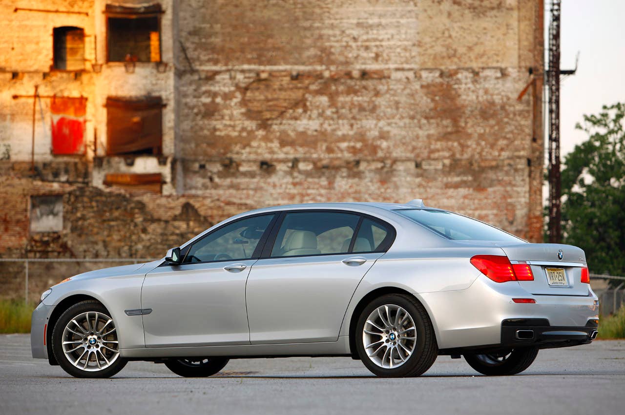 2011 BMW 740Li rear 3/4 view