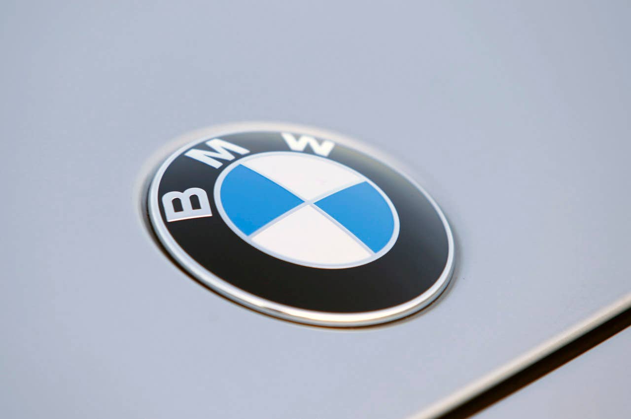 2011 BMW 740Li logo