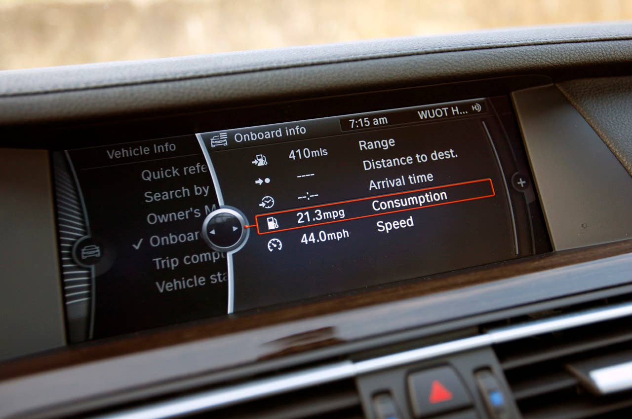 2011 BMW 740Li onboard vehicle information display