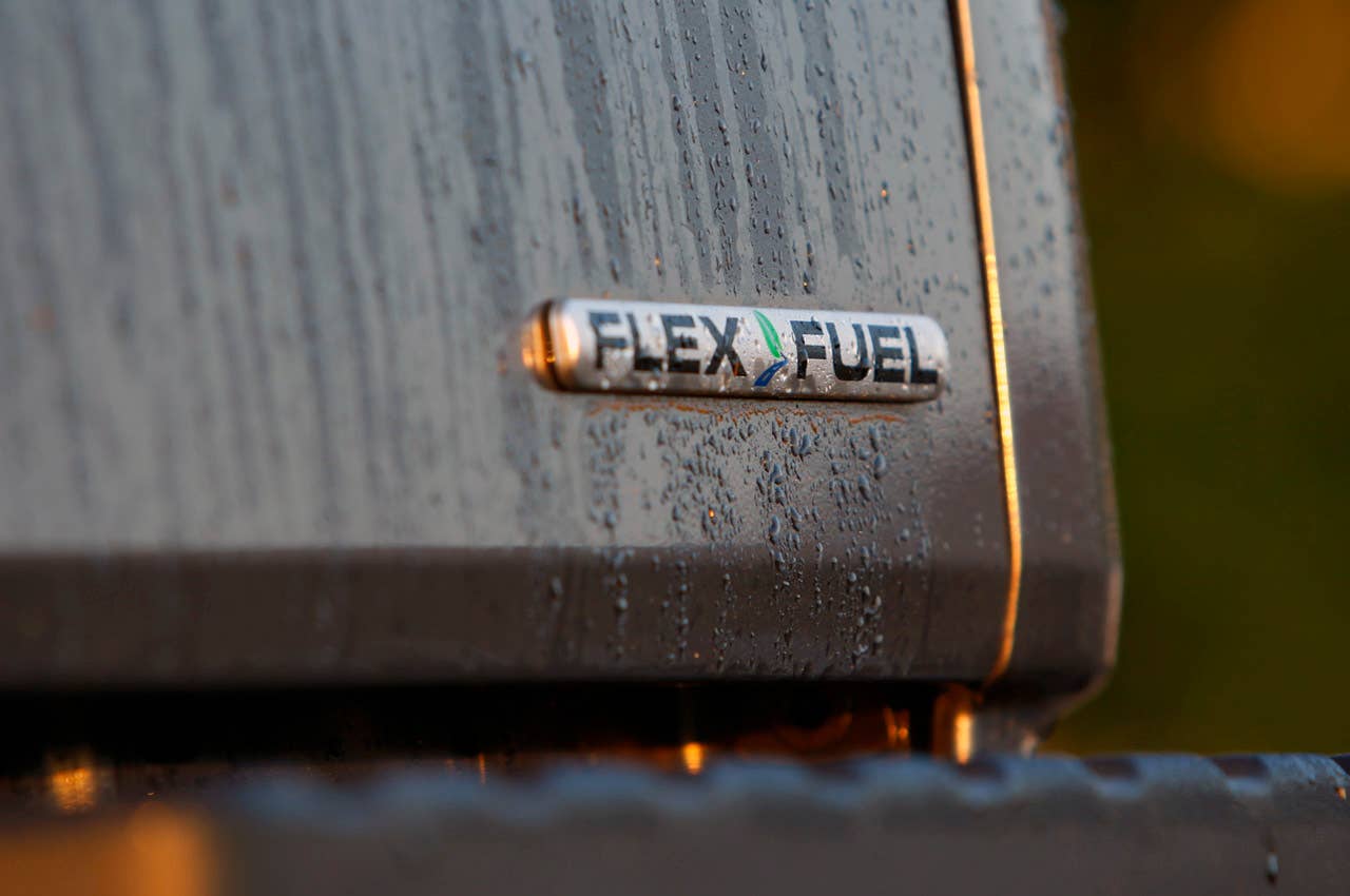 2011 Ford F-150 4x4 SuperCrew badge