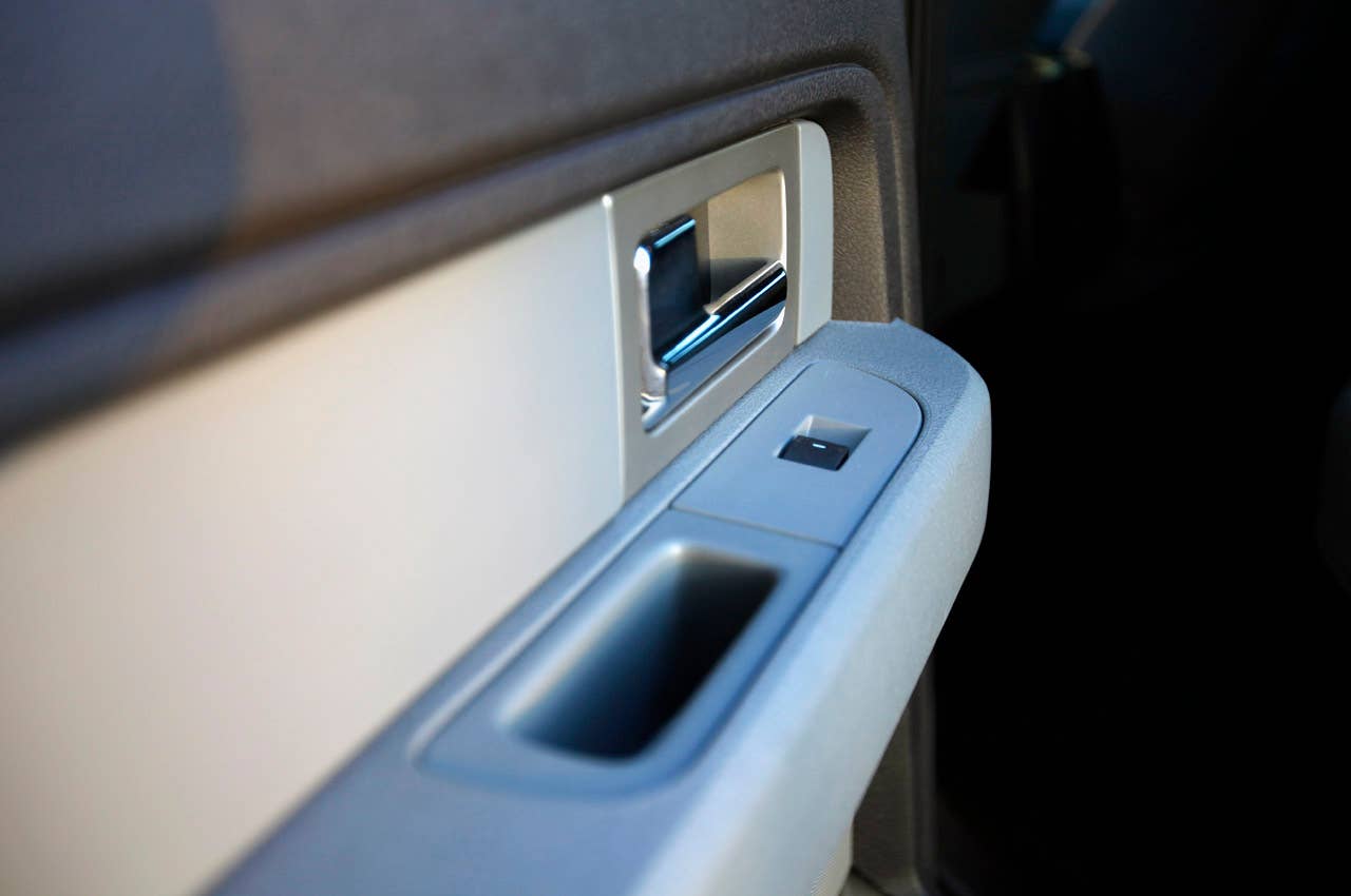 2011 Ford F-150 4x4 SuperCrew door