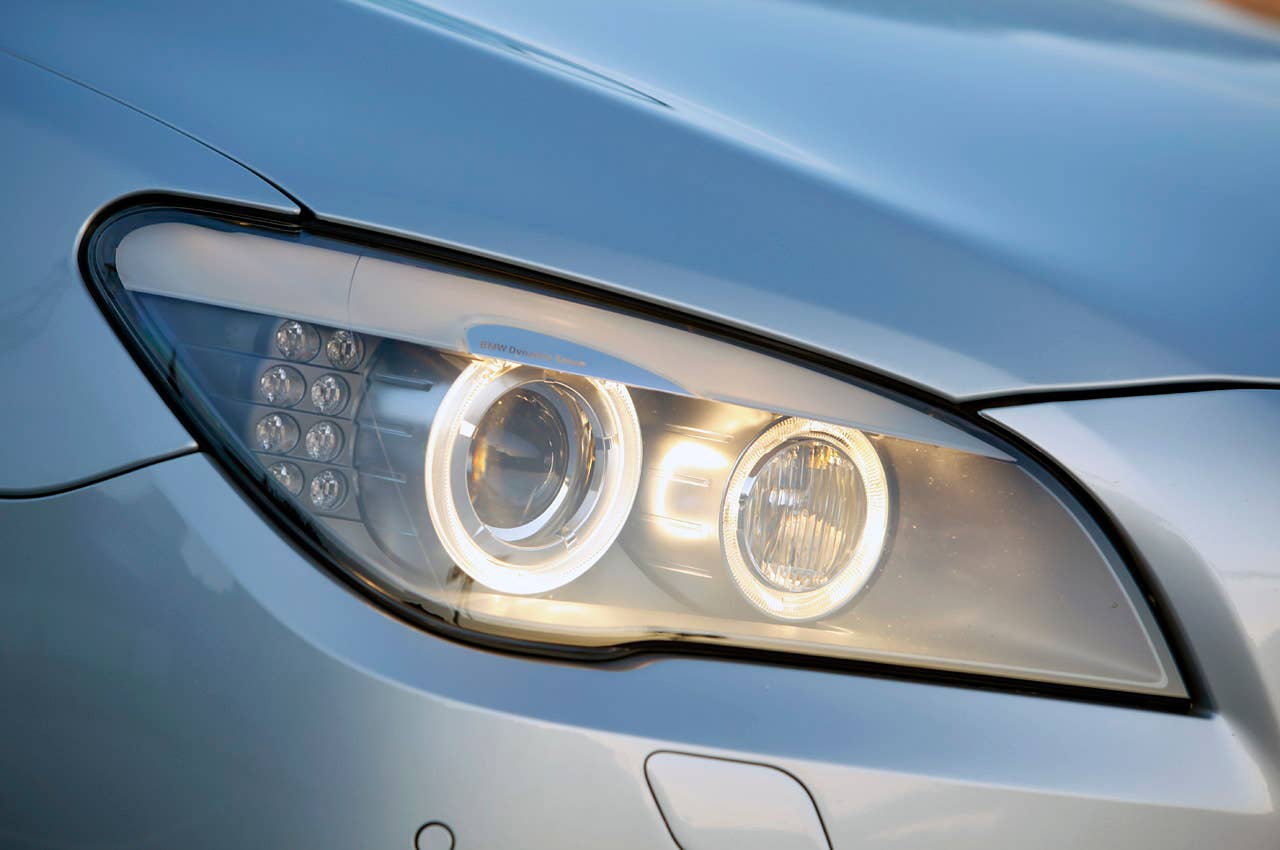 2011 BMW 740Li headlight