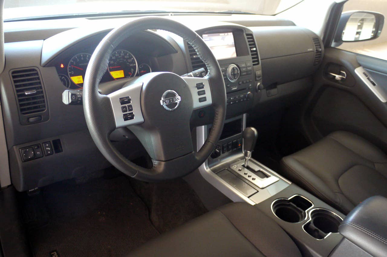 2011 Nissan Pathfinder interior