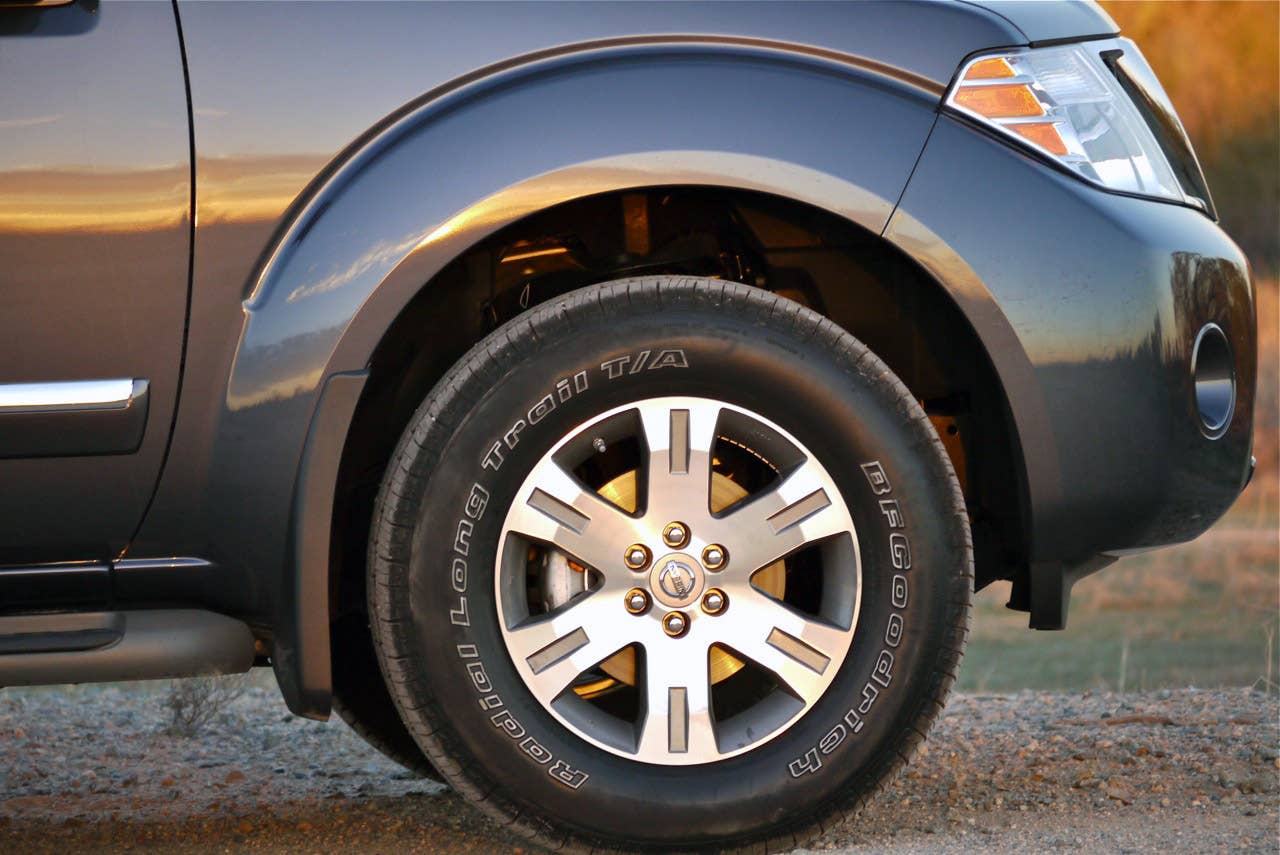 2011 Nissan Pathfinder wheel