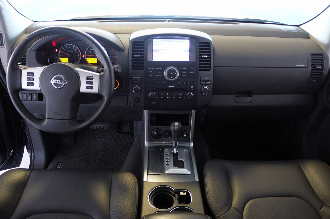 2011 Nissan Pathfinder interior