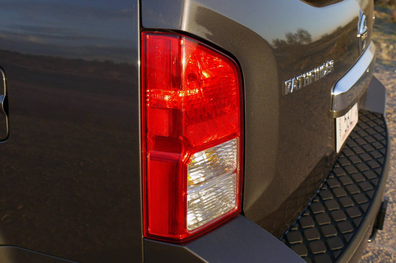 2011 Nissan Pathfinder taillight