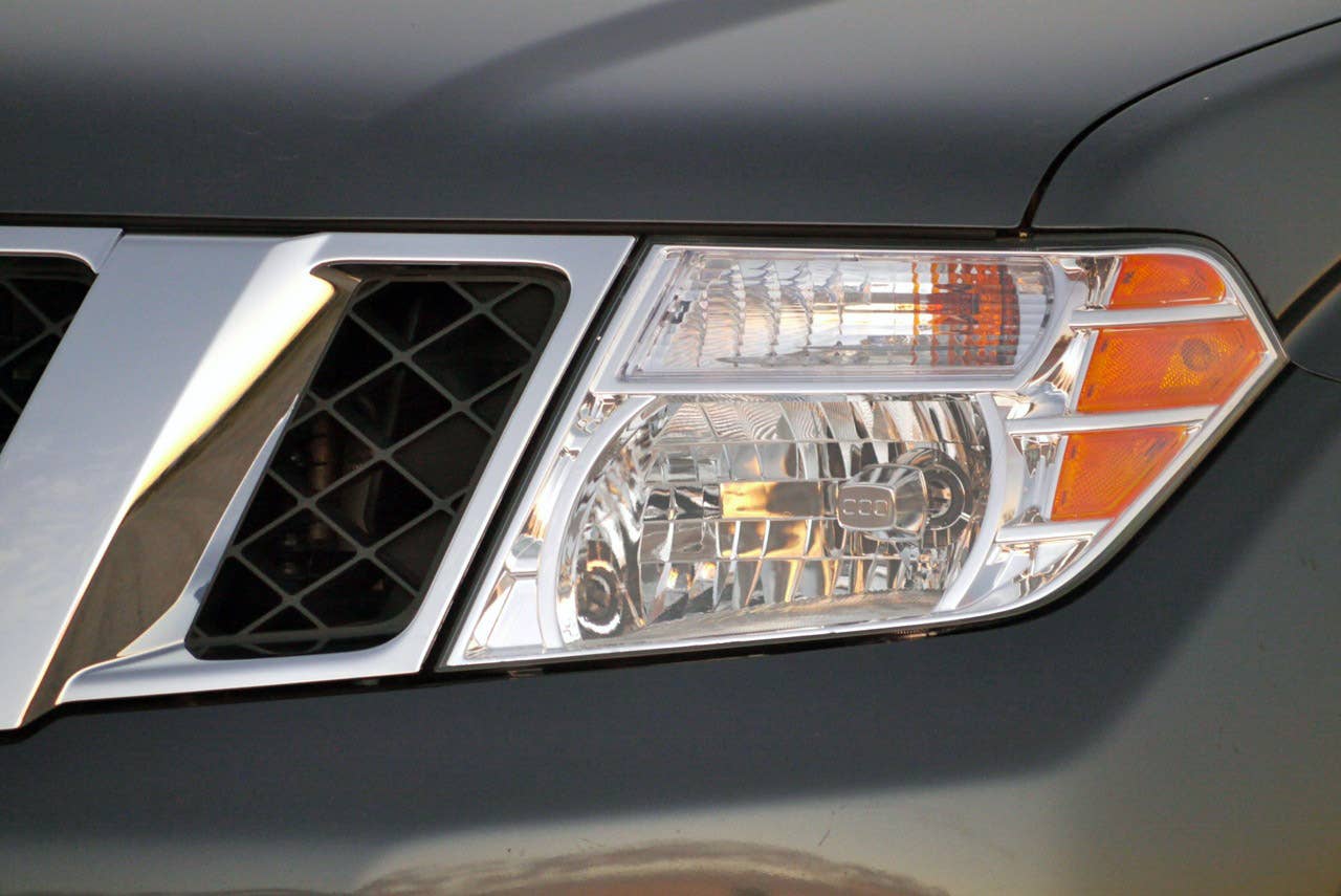 2011 Nissan Pathfinder headlight