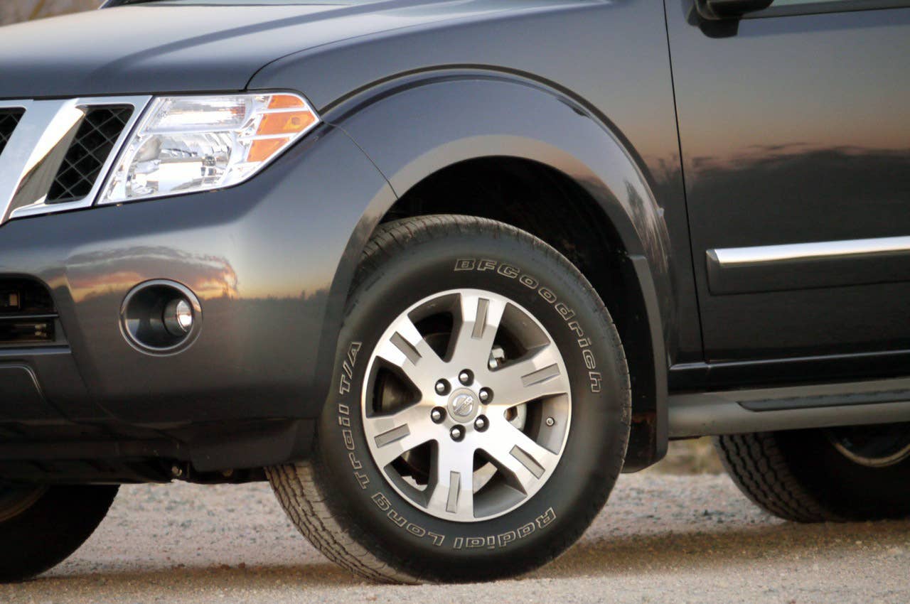2011 Nissan Pathfinder wheel
