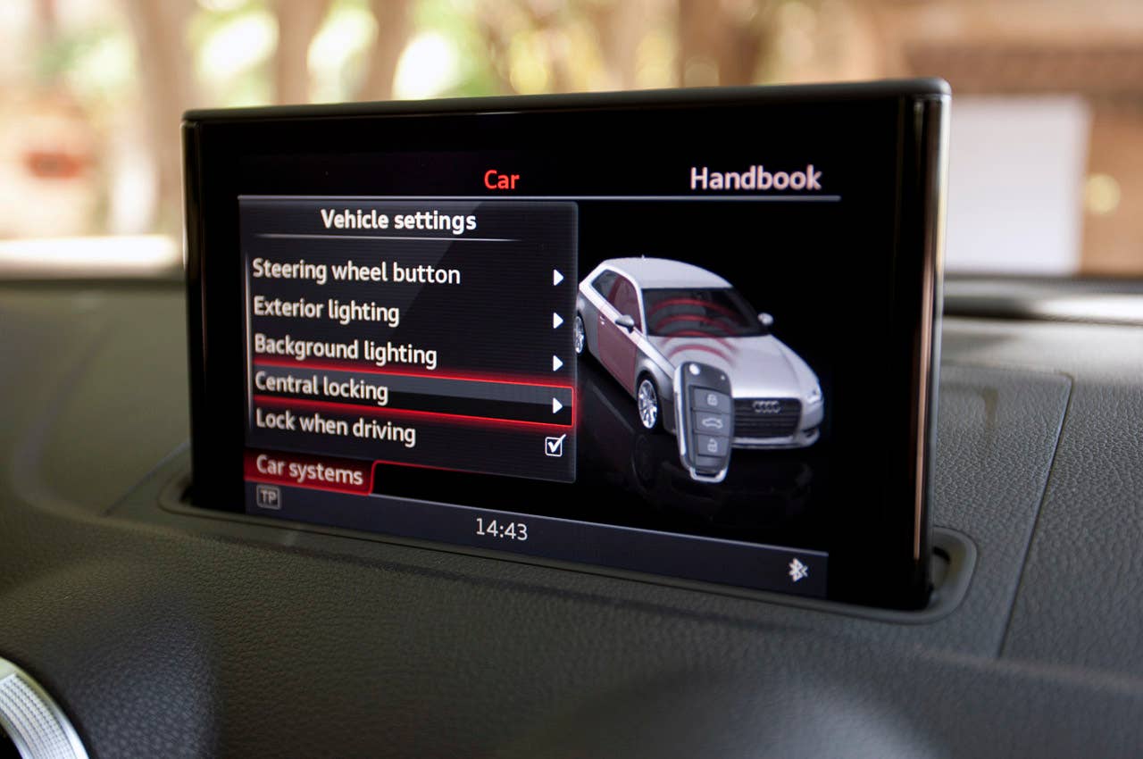 2013 Audi A3multimedia system display