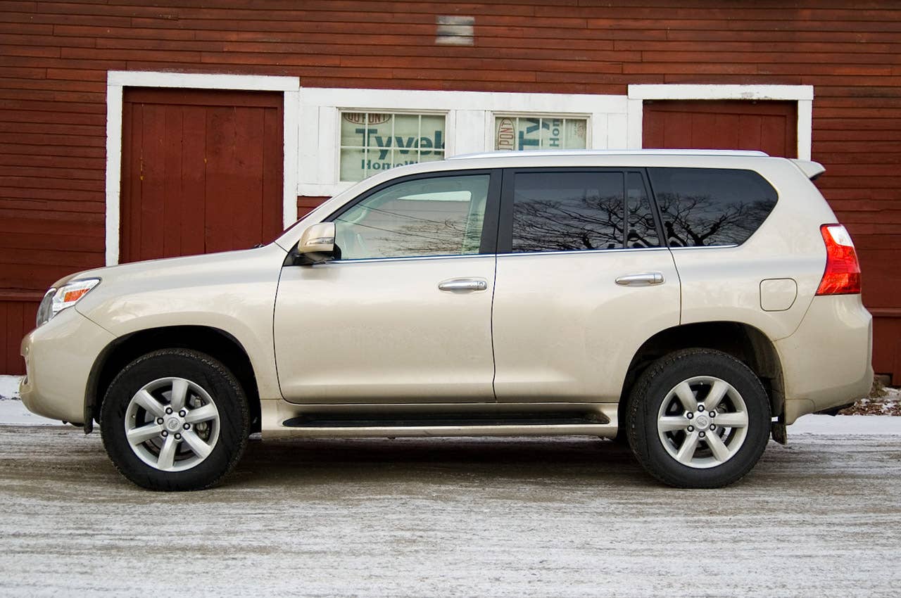 2011 Lexus GX 460 side view