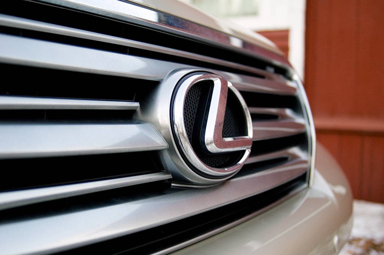 2011 Lexus GX 460 grille