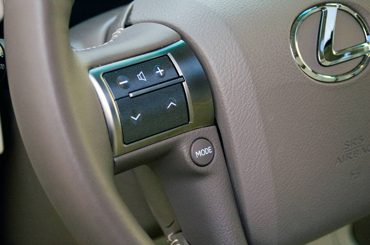 2011 Lexus GX 460 steering wheel controls