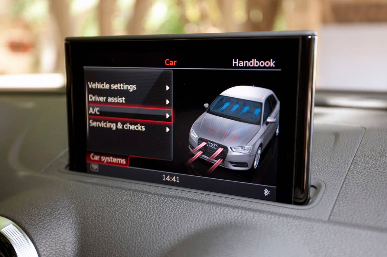 2013 Audi A3 multimedia system display