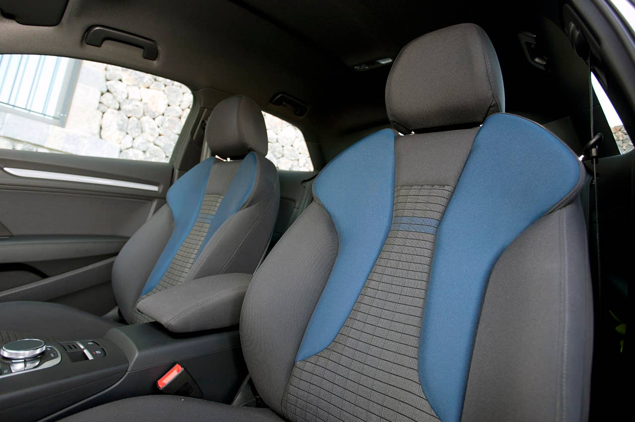 2013 Audi A3 front seats