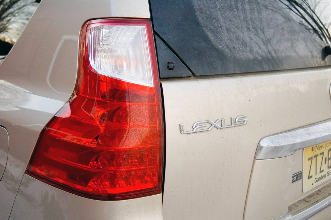 2011 Lexus GX 460 taillight