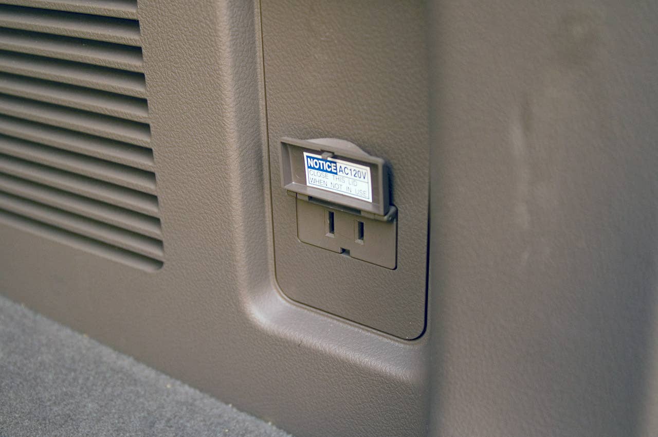 2011 Lexus GX 460 A/C electrical outlet