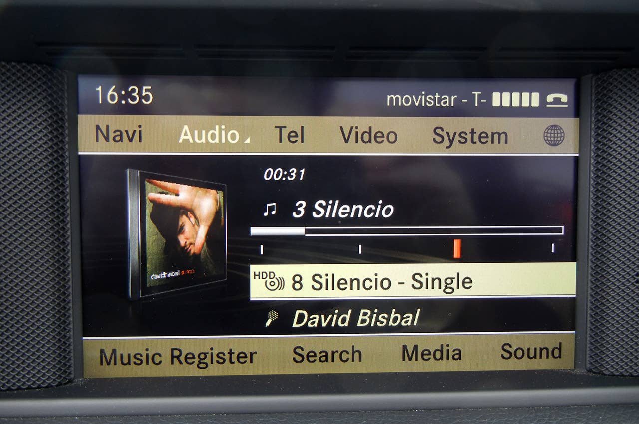 2012 Mercedes-Benz SLK multimedia system