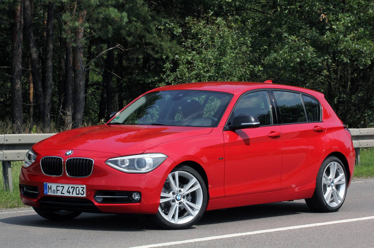 2012 BMW 1 Series Five-Door front 3/4 view