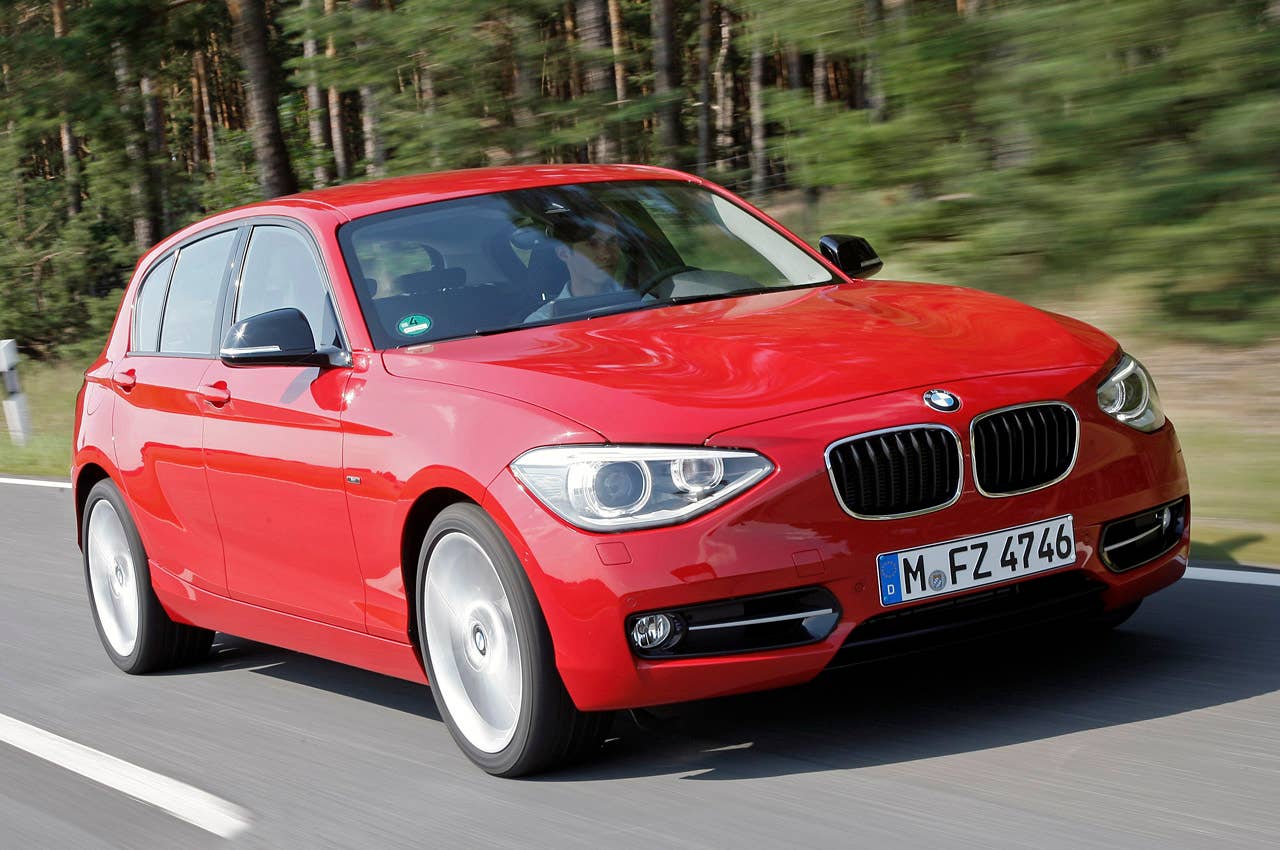 2012 BMW 1 Series Five-Door driving