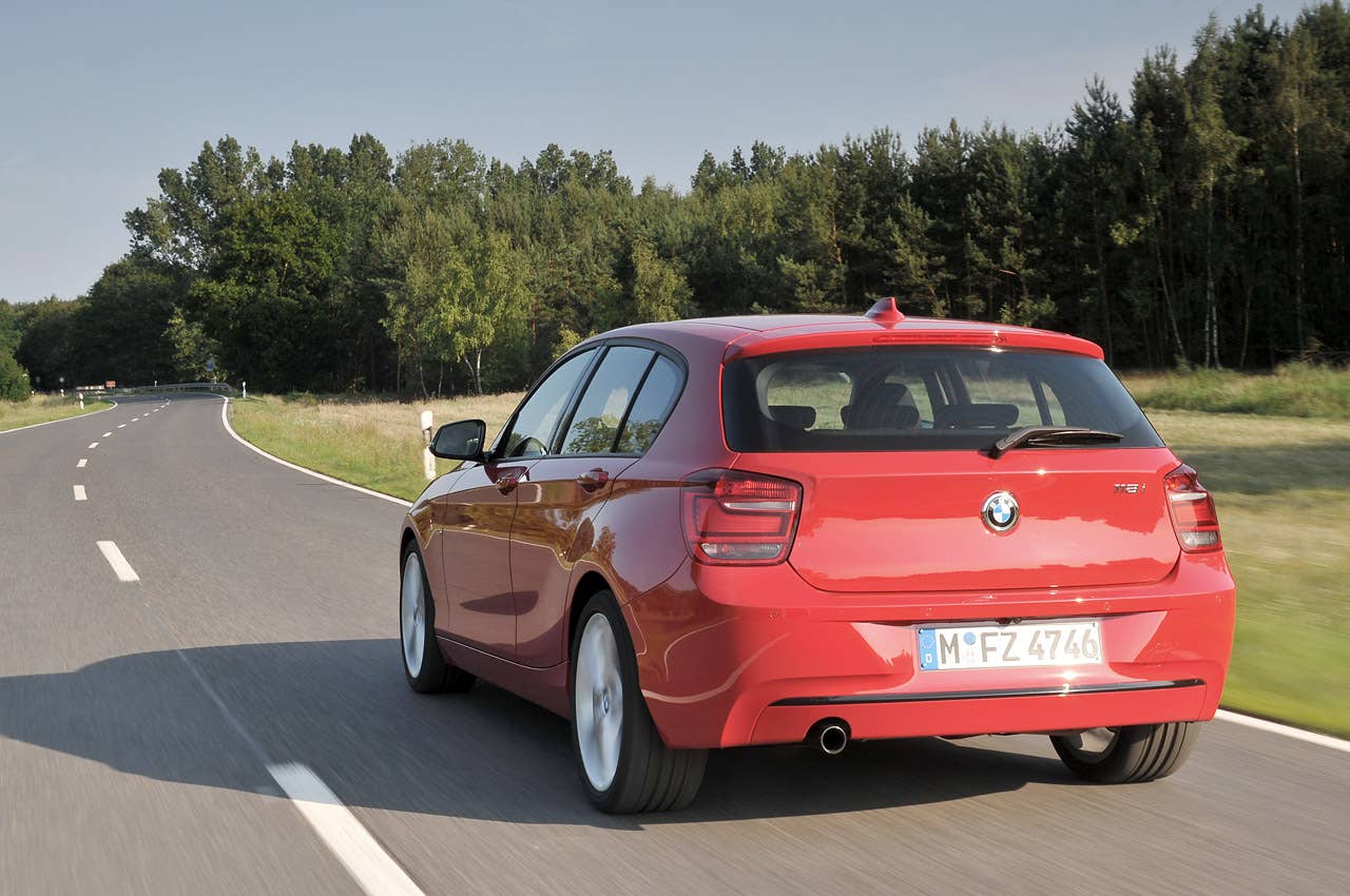 2012 BMW 1 Series Five-Door driving