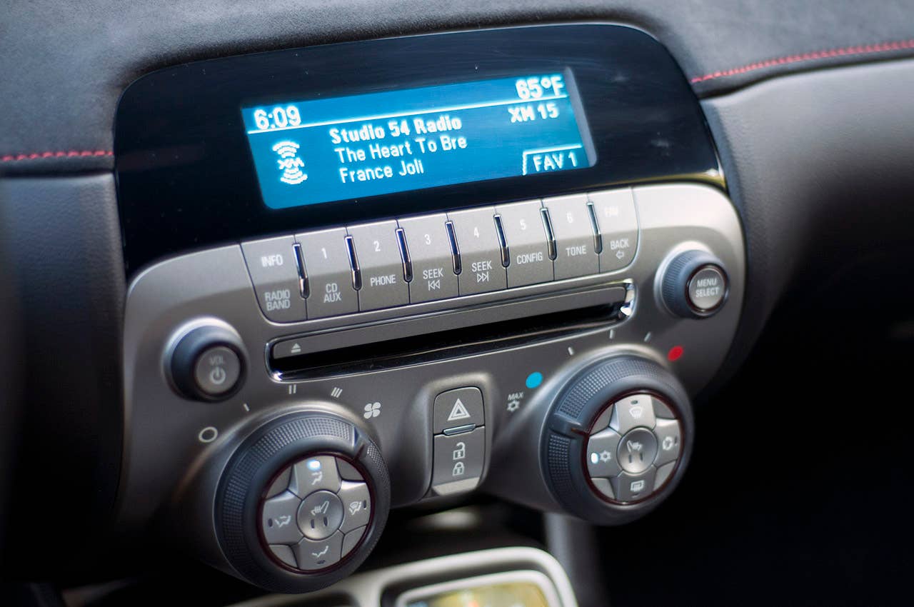 2012 Chevrolet Camaro ZL1 instrument panel
