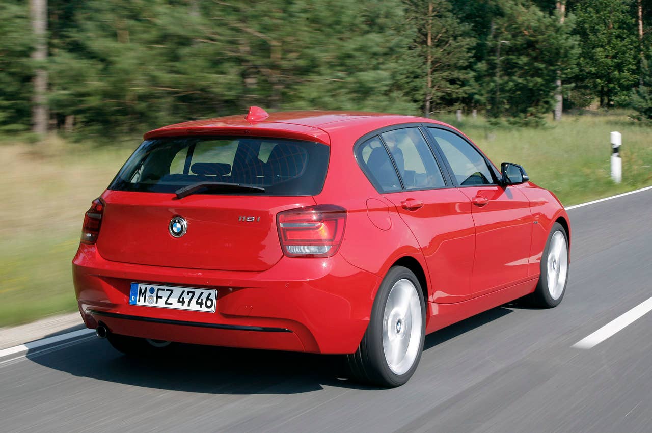 2012 BMW 1 Series Five-Door driving