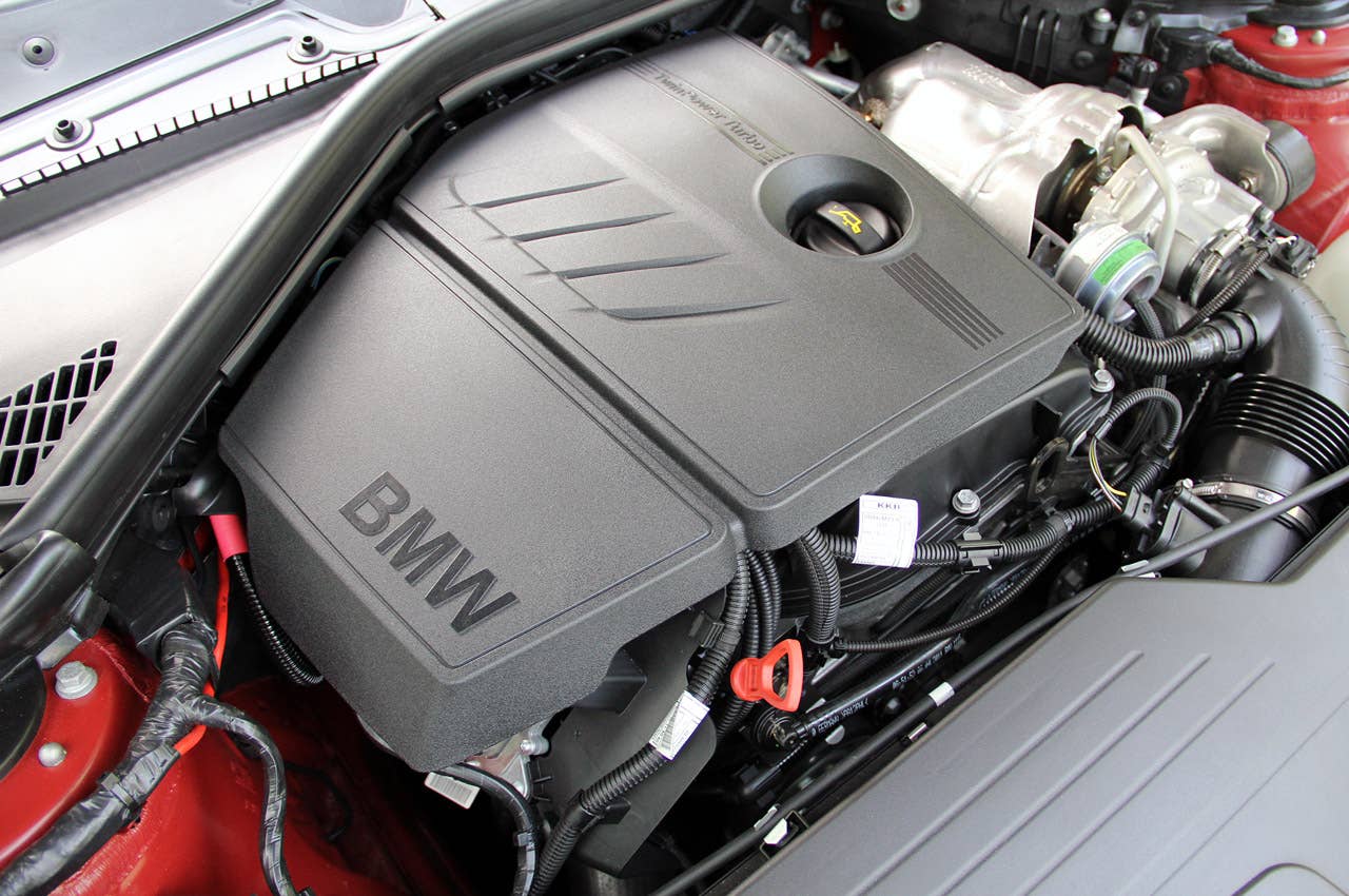 2012 BMW 1 Series Five-Door engine