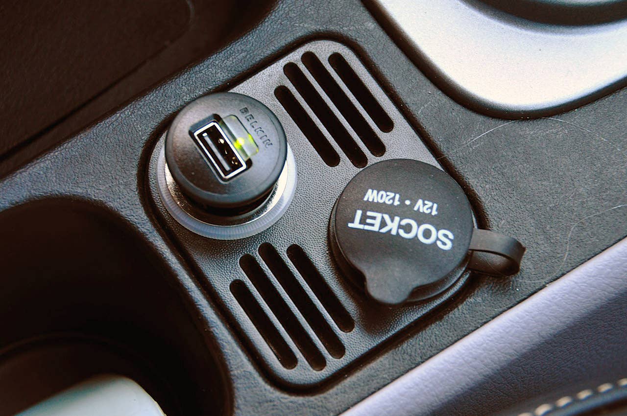 2012 Coda Sedan USB input and electric outlet