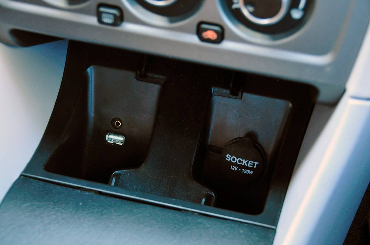 2012 Coda Sedan USB input and electric outlet