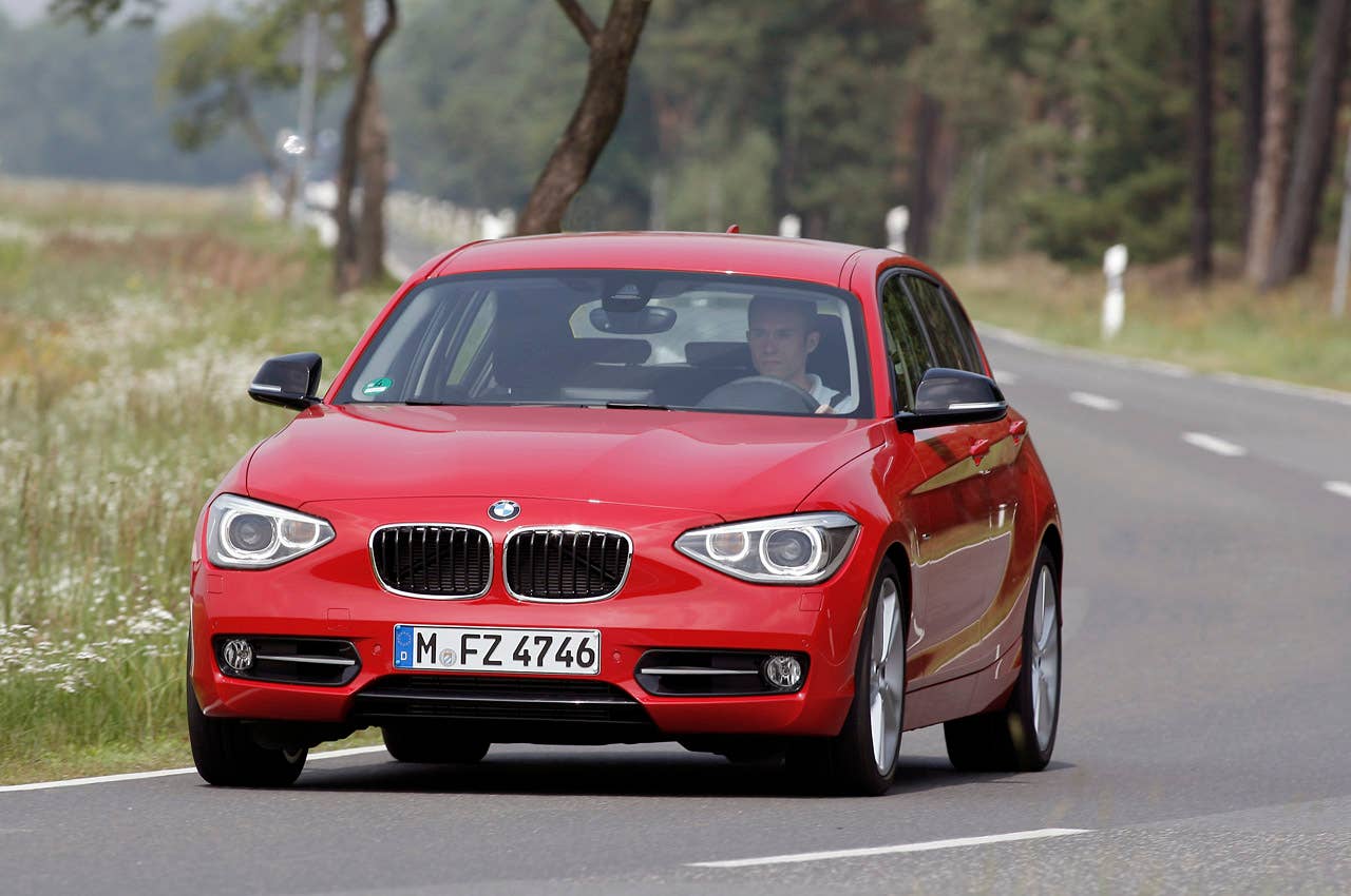 2012 BMW 1 Series Five-Door driving
