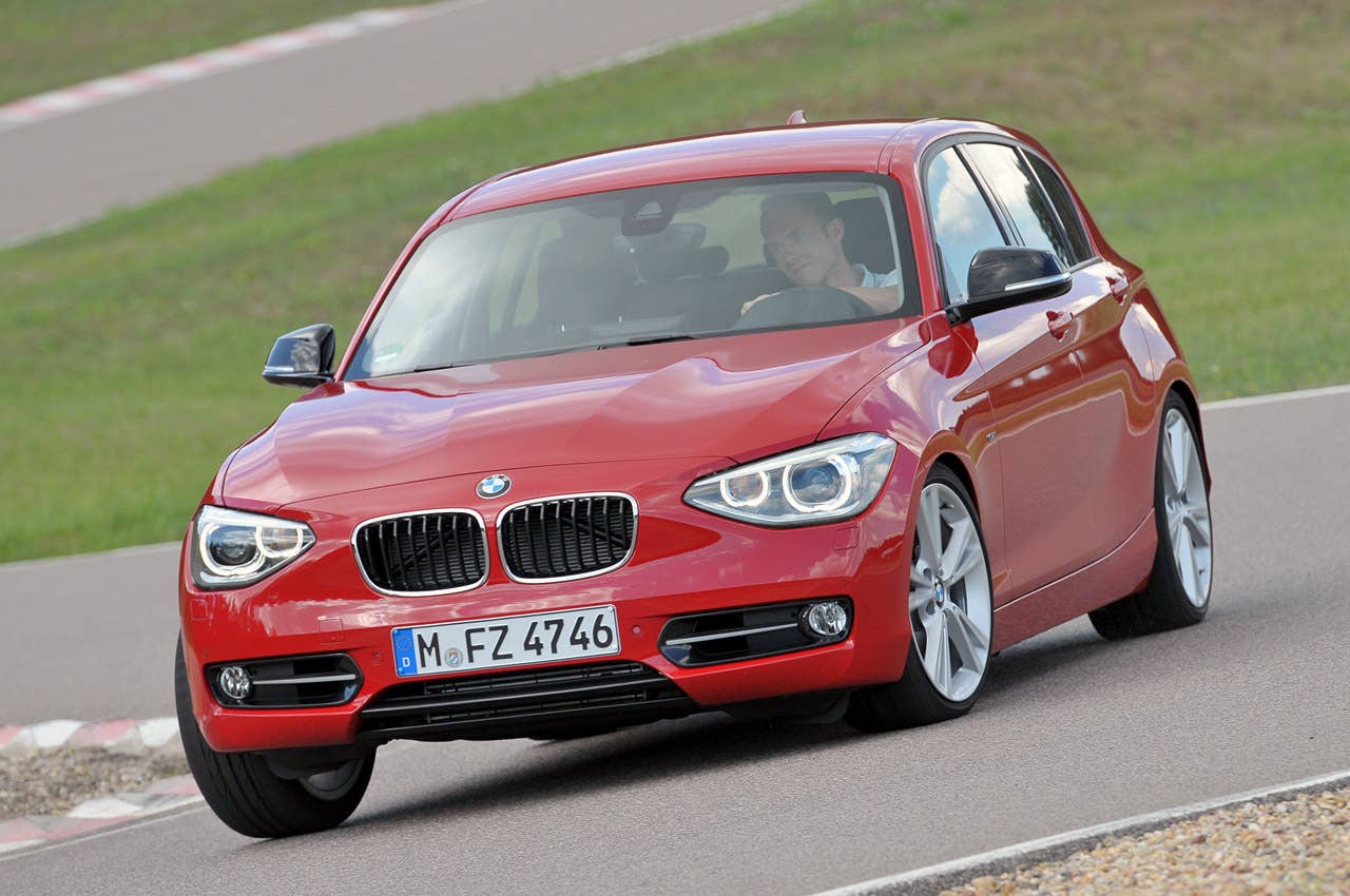 2012 BMW 1 Series Five-Door driving