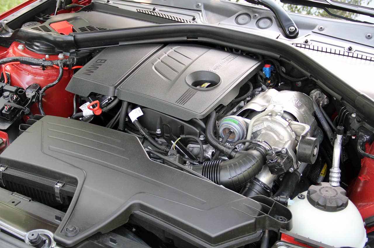 2012 BMW 1 Series Five-Door engine
