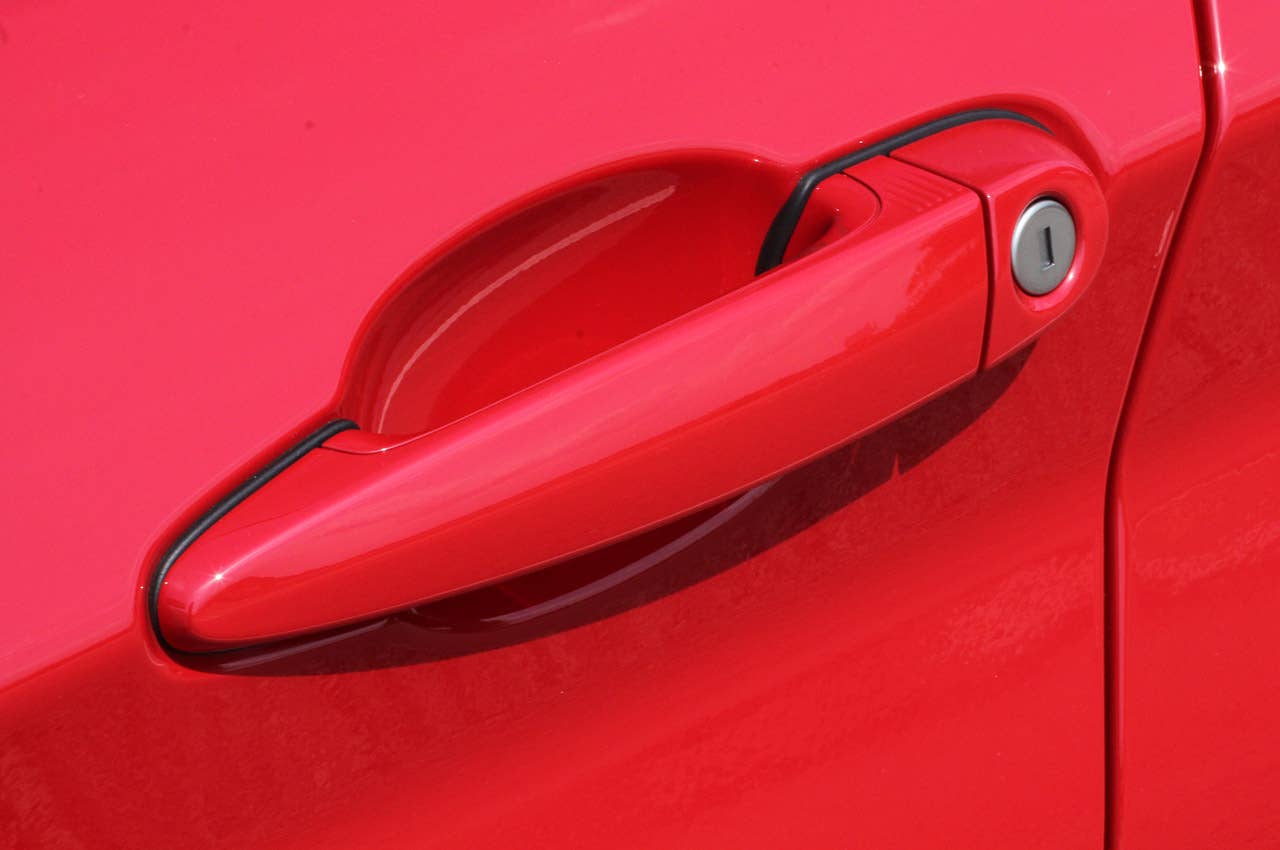 2012 BMW 1 Series Five-Door door handle