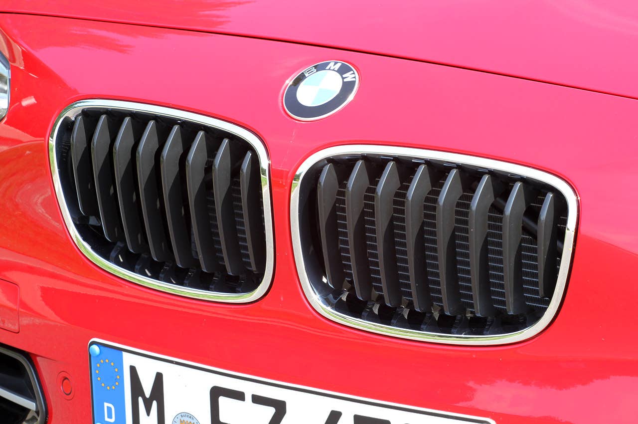 2012 BMW 1 Series Five-Door grille