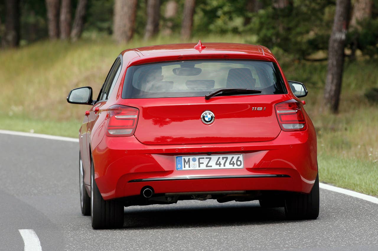 2012 BMW 1 Series Five-Door driving
