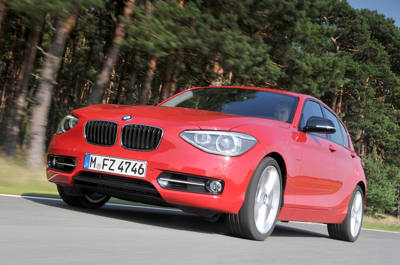 2012 BMW 1 Series Five-Door driving