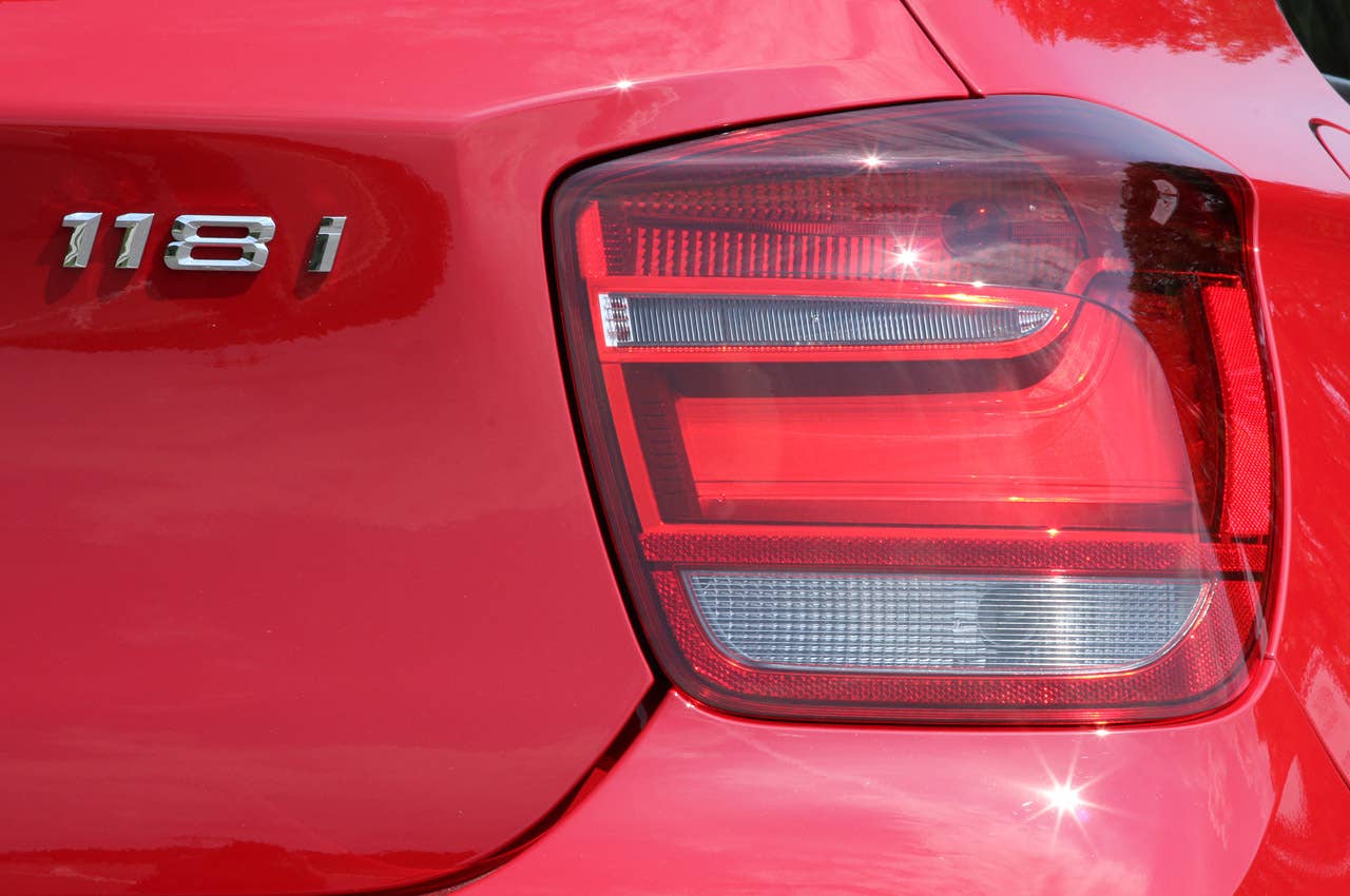 2012 BMW 1 Series Five-Door taillight