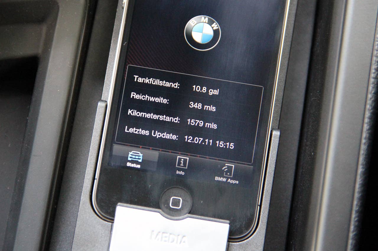 2012 BMW 1 Series Five-Door iPhone dock